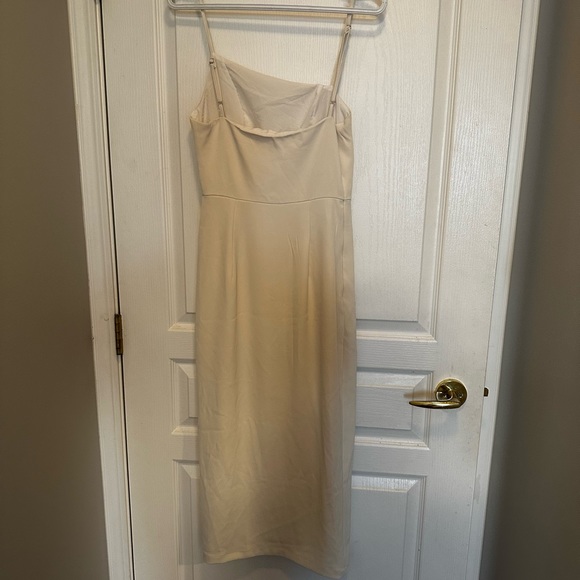 Asymmetric dress - Picture 2 of 3
